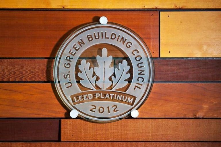 Leed Platinum building certification logo - LEED Canada