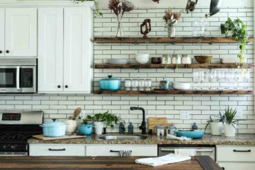 kitchen shelves - tips for an environmentally friendly kitchen remodel